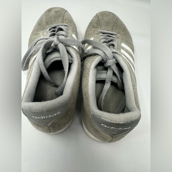 Adidas Gray Suede sneakers size 8.5 - Picture 4 of 4